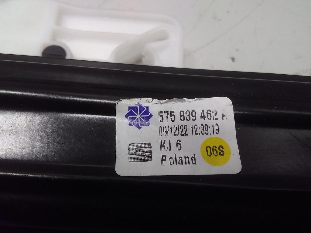 16869229794758547231951661062825.jpg