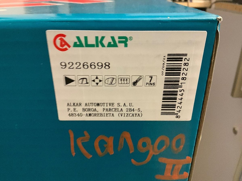 2046_2.jpg