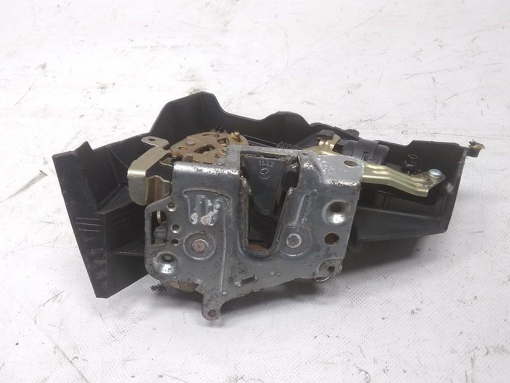 16837935672461029488310400405433.jpg