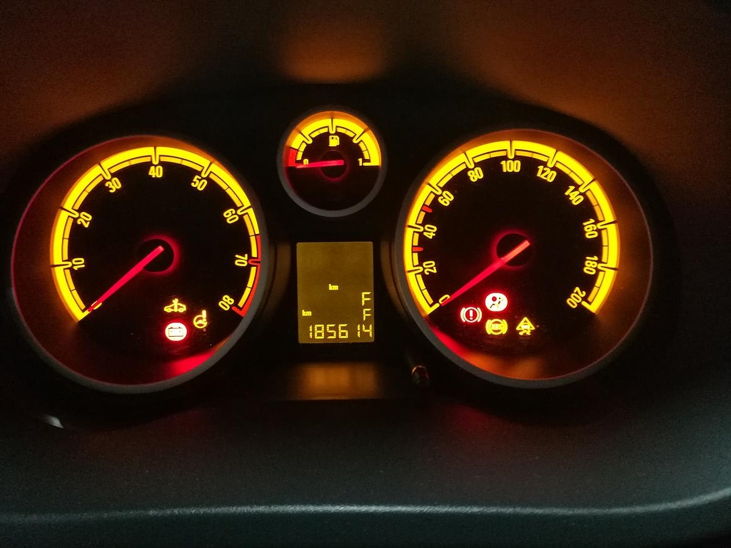 Tacho.jpg