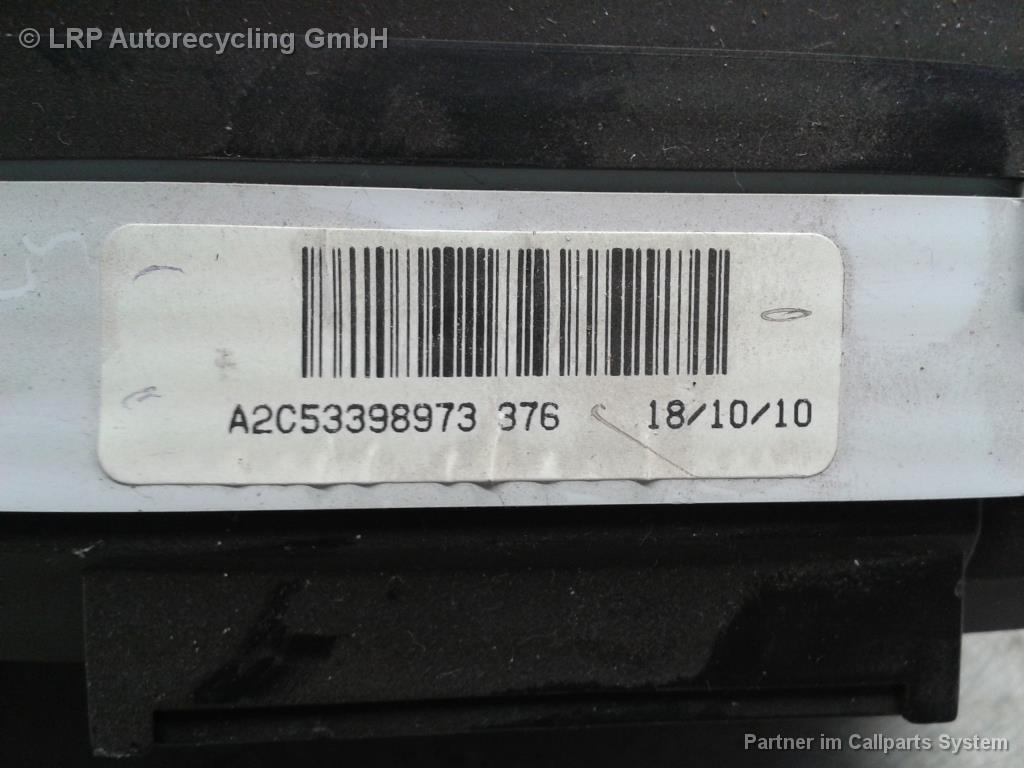 1003812761006_20150919120146.jpg