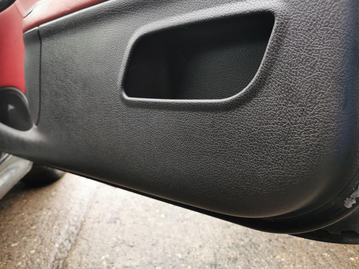 Peugeot 206 CC Türverkleidung Türpappe vorn rechts Leder rot schwarz