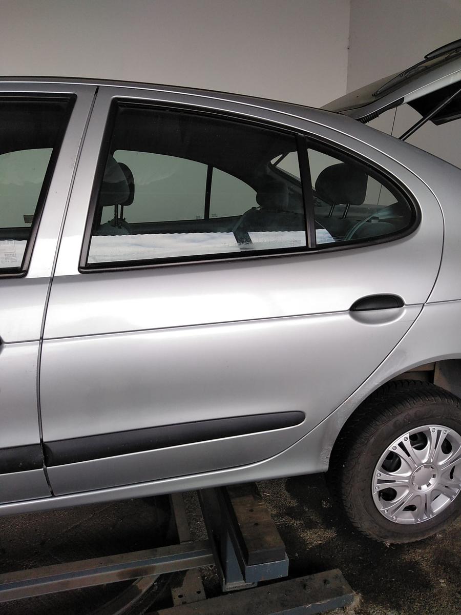 Renault Megane 1 Tür hinten links 5-Türer Fließheck silbermetallic MV640 Bj.1996