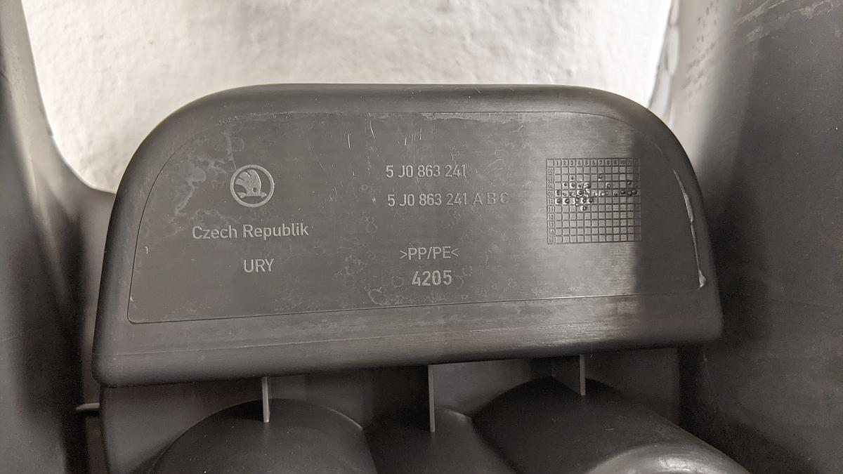 Skoda Fabia II 5J Tunnelverkleidung 5 t&uuml;rer Mittekonsole 5J0863241