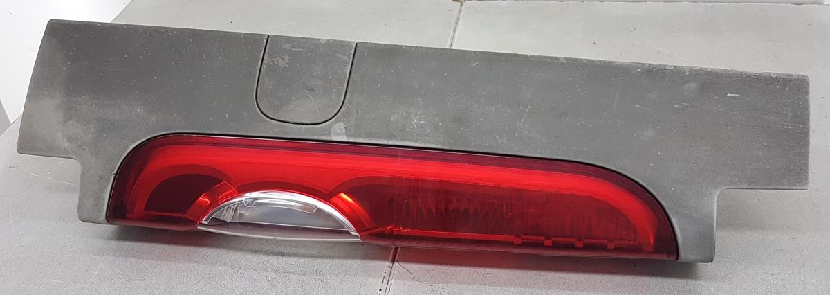 Opel Vivaro Rückleuchte Rücklicht links Bj2007 Modell ab 2006 Ausführung Hecktür