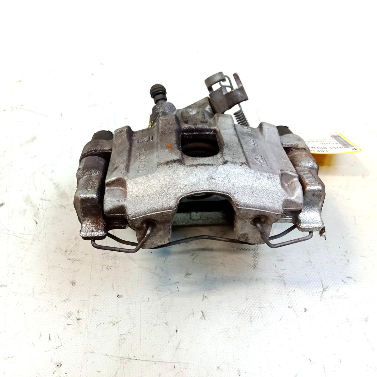 Toyota Yaris 3 Hybrid XP13 original Bremssattel hinten links mit Tr&auml;ger Bj.2020