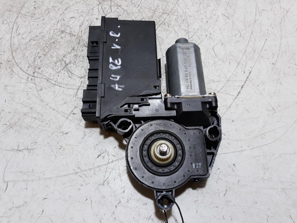 Audi A4 8E B6 BJ 2002 Fensterhebermotor vorn rechts 8E1959802B