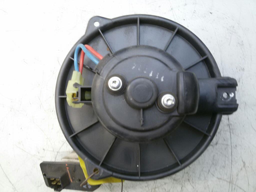 Mitsubishi Space Star DG Gebläsemotor 0160700260 BOSCH mit Vorwiderstand BJ1999