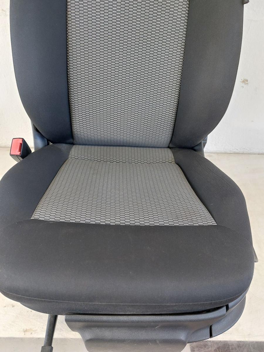VW Polo 6R Sitz vorne links Fahrersitz 3t&uuml;er Stoff ohne Heizung