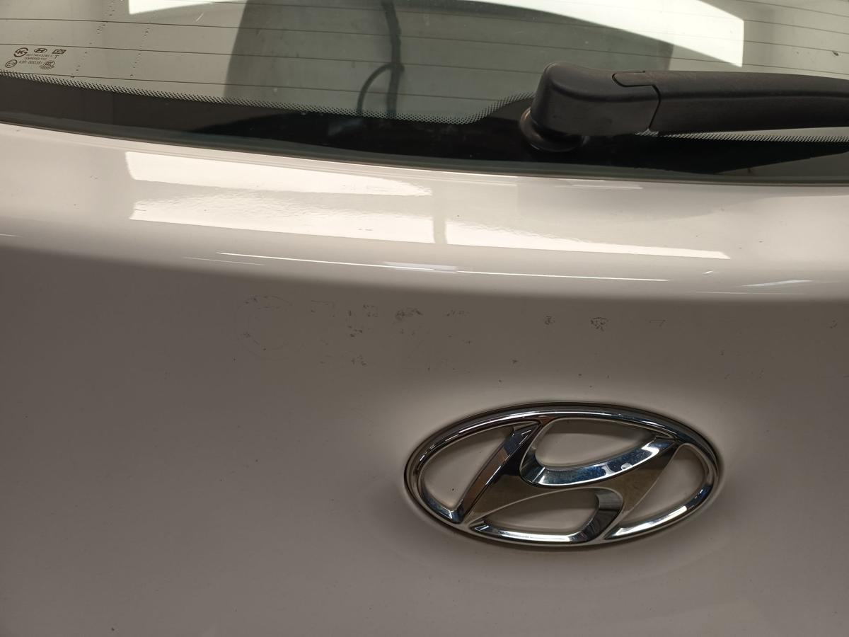 Hyundai i30 GD original Heckklappe mit Scheibe Limousine CREAMY WHITE Bj 2013