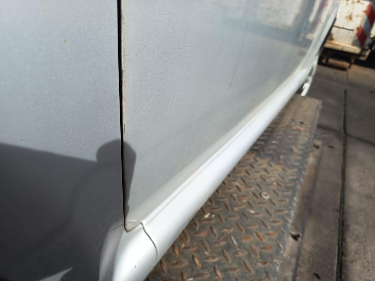 Toyota Aygo I original T&uuml;r links Fahrer 1E7 Silver Pearl Bj 2009