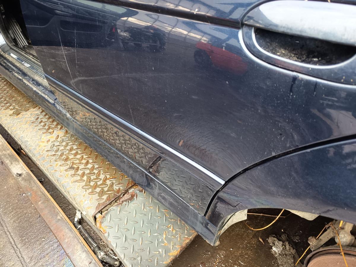 BMW E39 Touring original T&uuml;r hinten links Fond 317/5 Orientblau Bj 2003