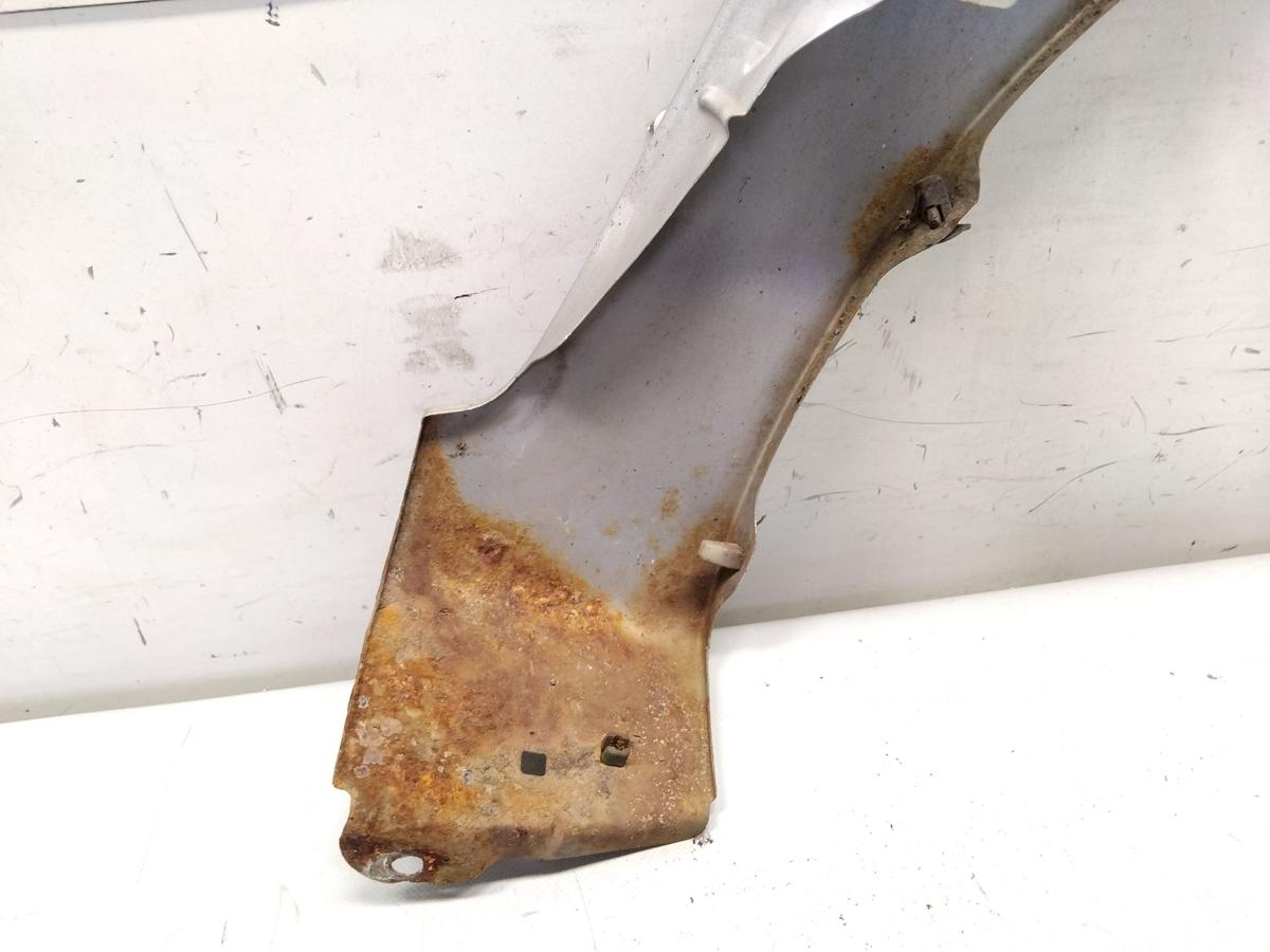 Toyota Corolla E12 Kombi original Kotflügel vorn links silbermet. BJ2003 Rost