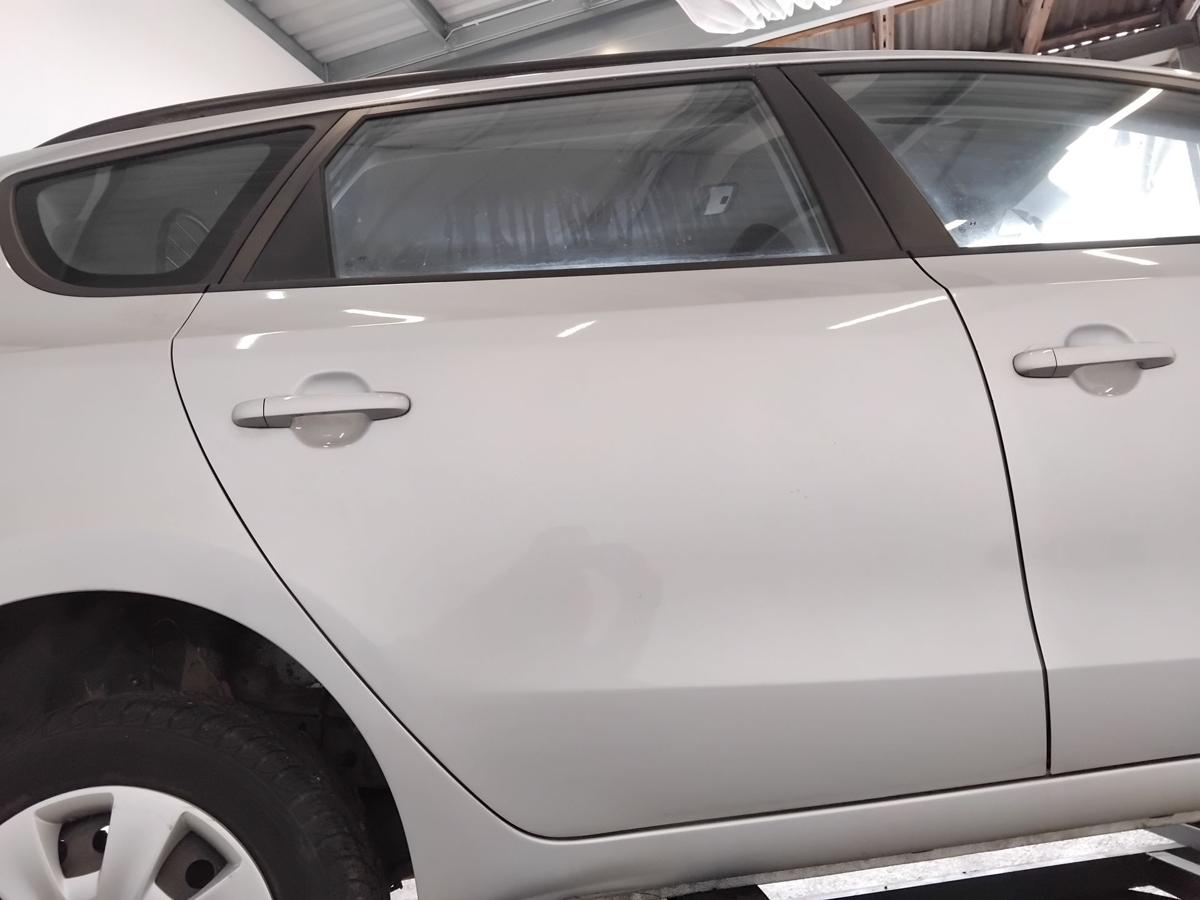 Hyundai i30cw Kombi T&uuml;r hinten rechts 2R Continental Silver BJ2009