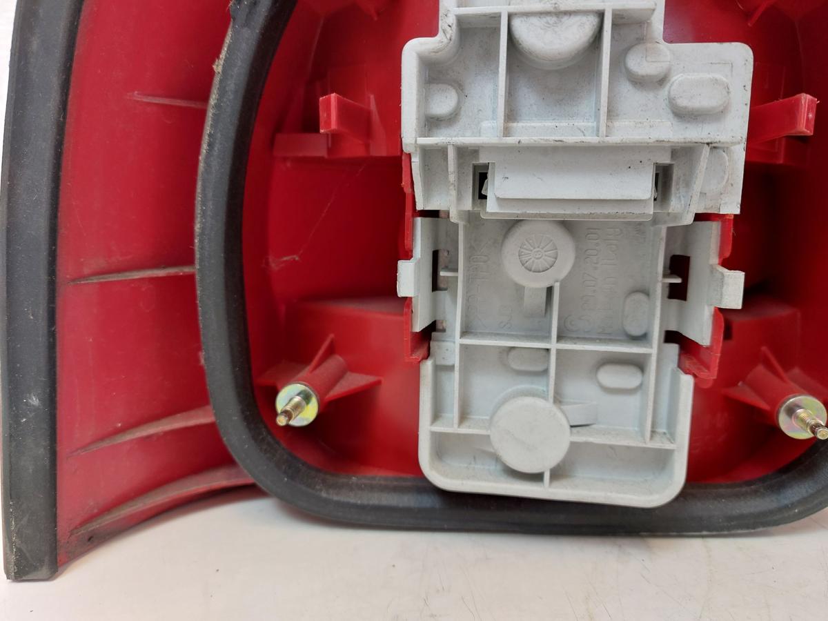 Audi A3 8L R&uuml;ckleuchte Schlussleuchte hinten rechts OE 3 T&uuml;rer bis Bj 2000