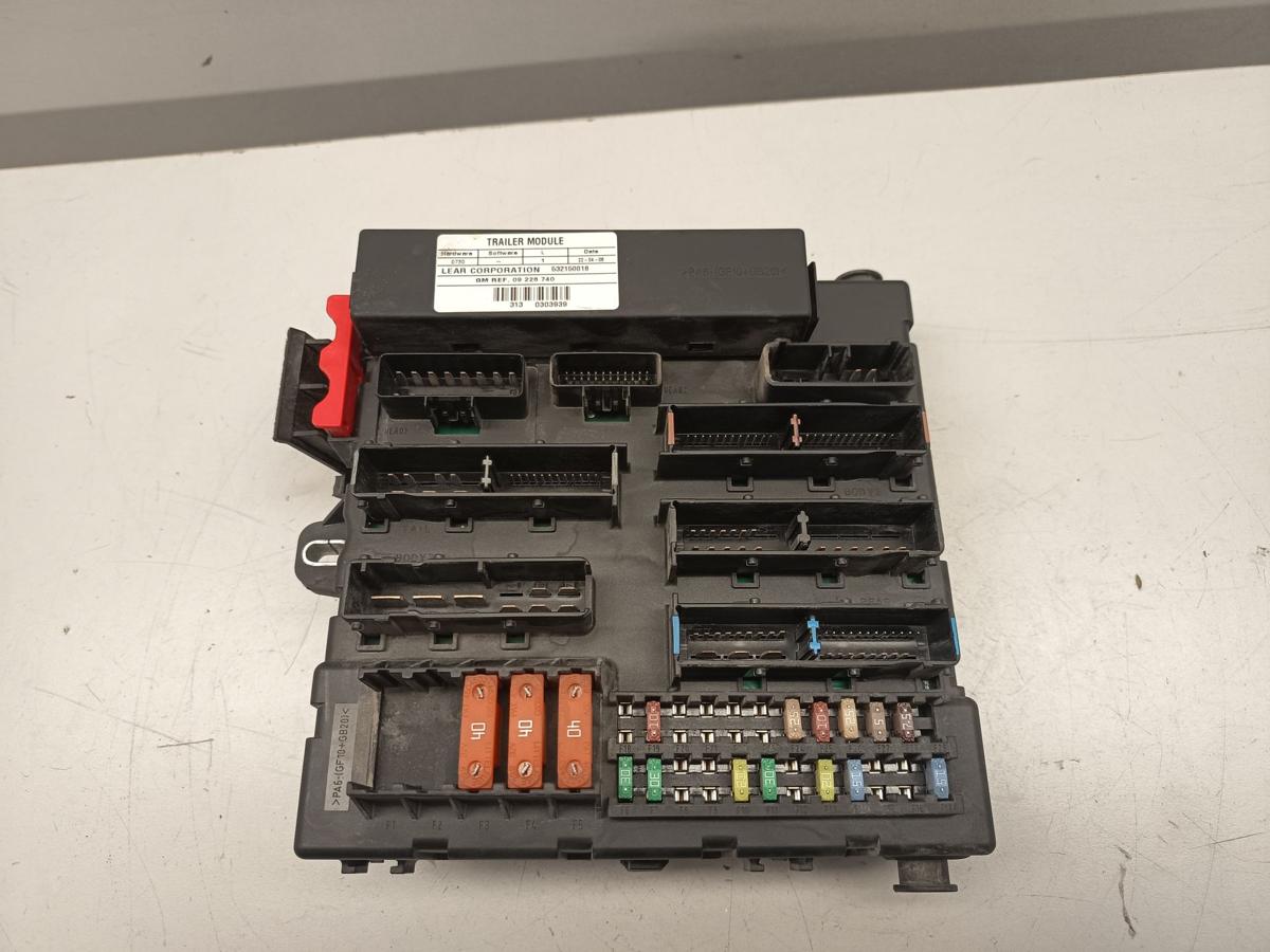 Opel Vectra C Bj 08 orig Steuergerät Sicherungskasten Zentralelektr. entheiratet