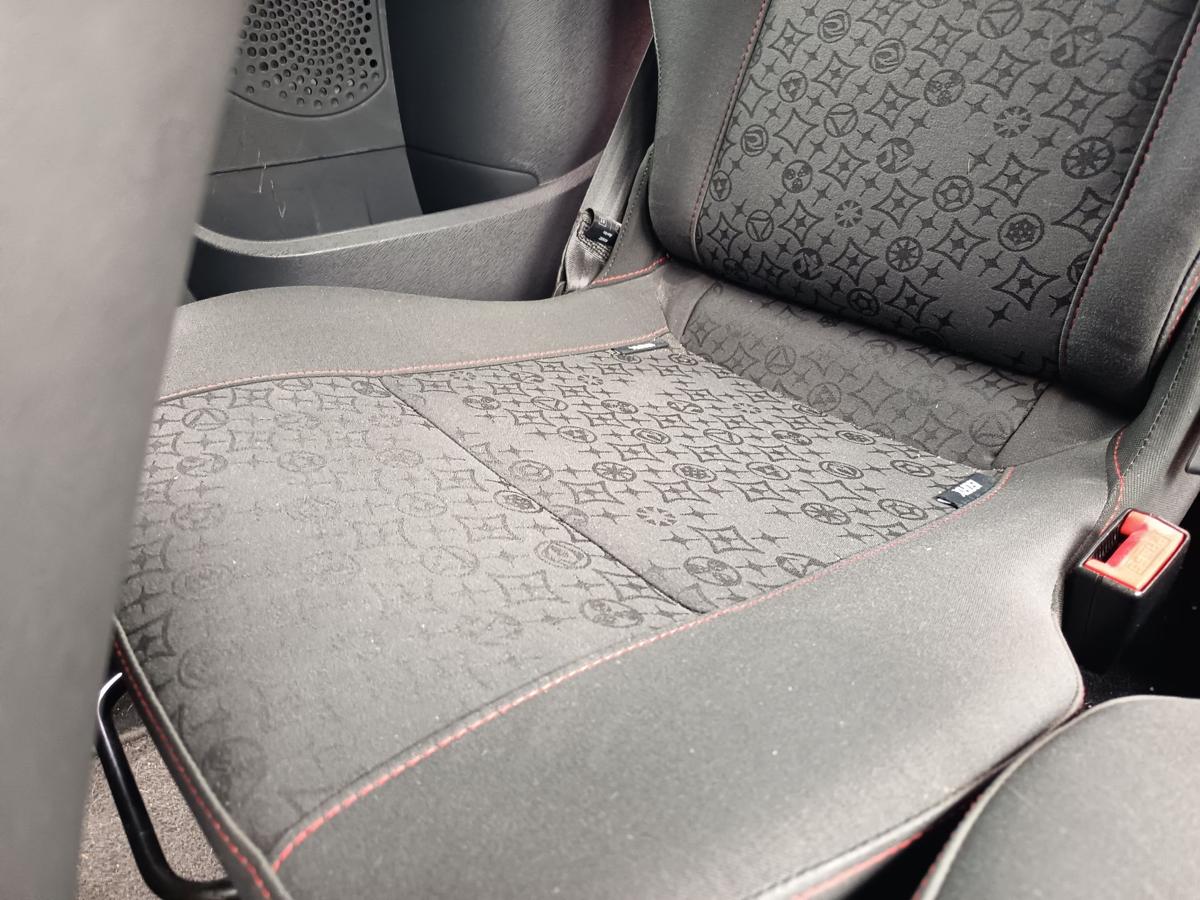 Renault Twingo II original Einzelsitz hinten rechts Fond Stoff Ripcurl Bj 2011