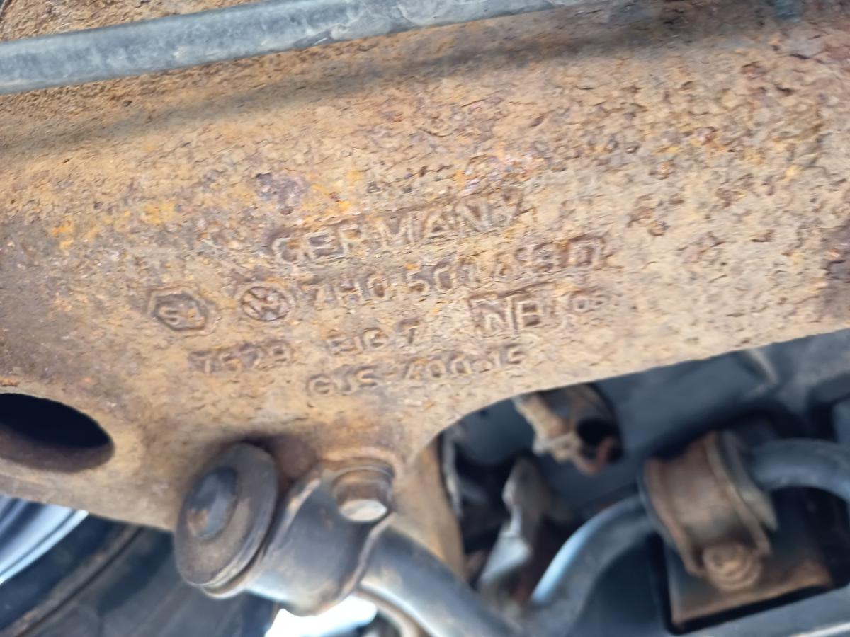 VW T5 7H Transporter Hinterachsschenkel links mit Lenker Schwinghebel Bj 2006