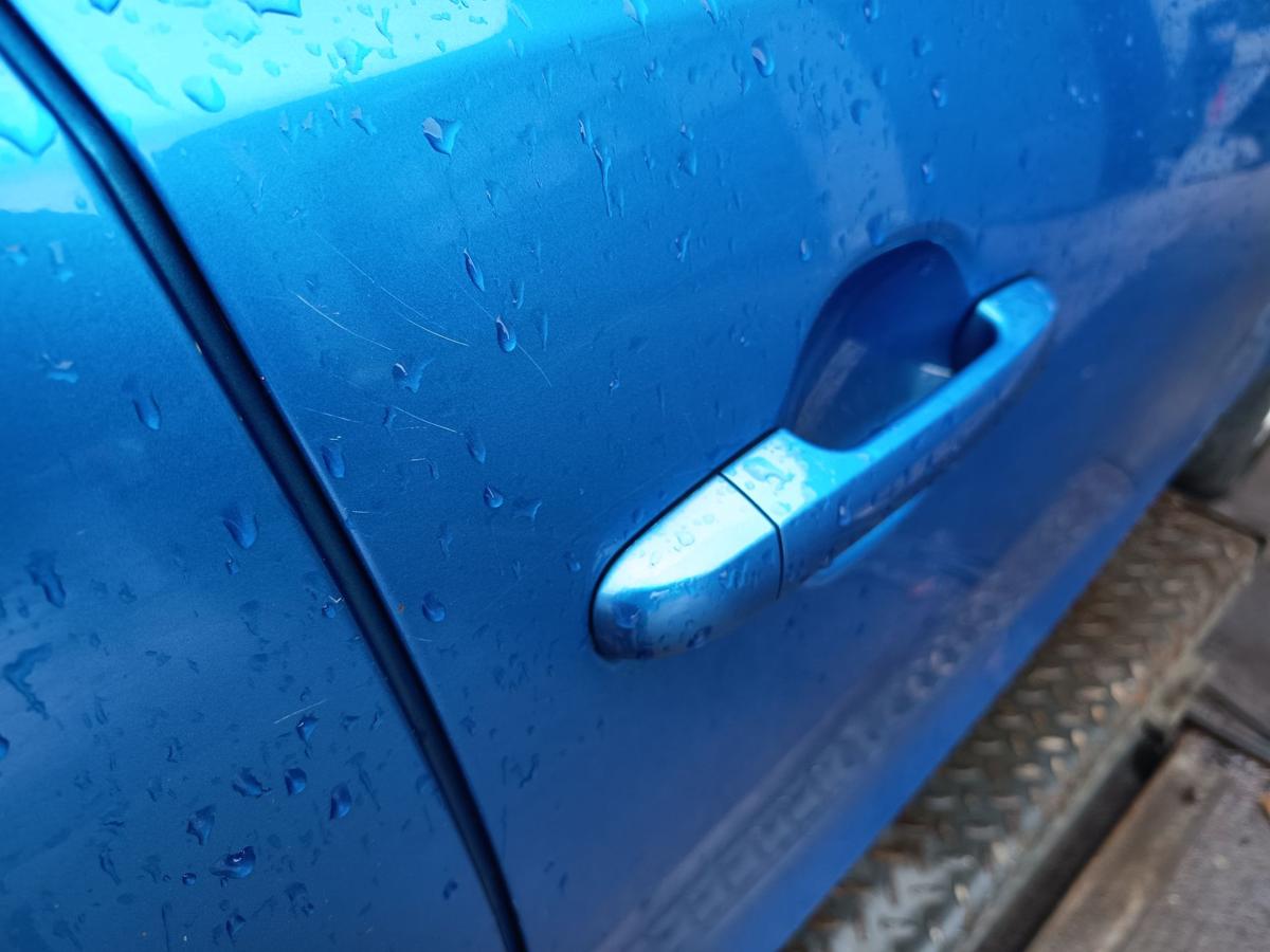 Hyundai i30cw FD original T&uuml;r vorn rechts Beifahrer BV Vivid blue Bj 2010