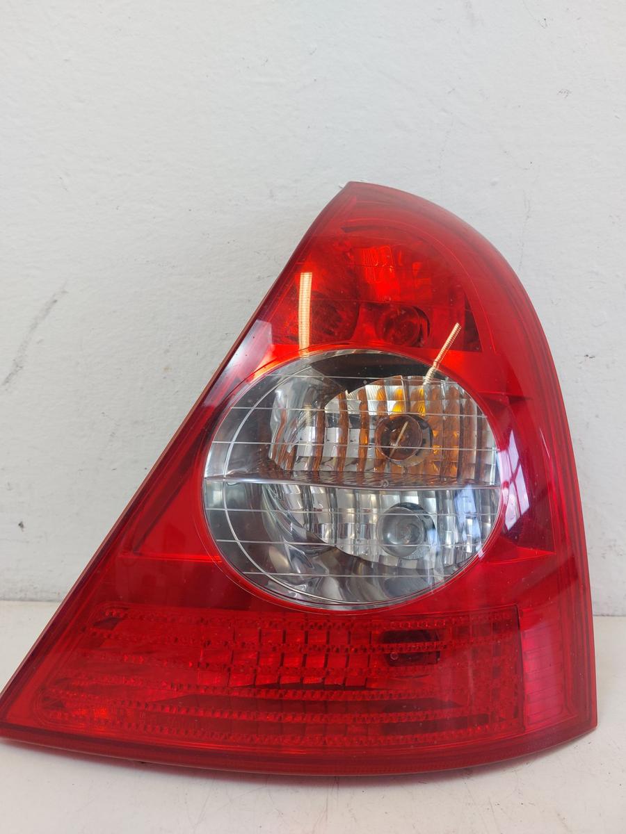 Renault Clio II 2 R&uuml;ckleuchte rechts R&uuml;cklicht inklusive Lampentr&auml;ger ab 2001