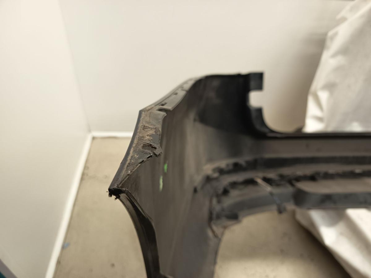 Skoda Superb 3V Kombi orig Stoßfänger hinten mit PDC LF9R Black Magic Bj 2016