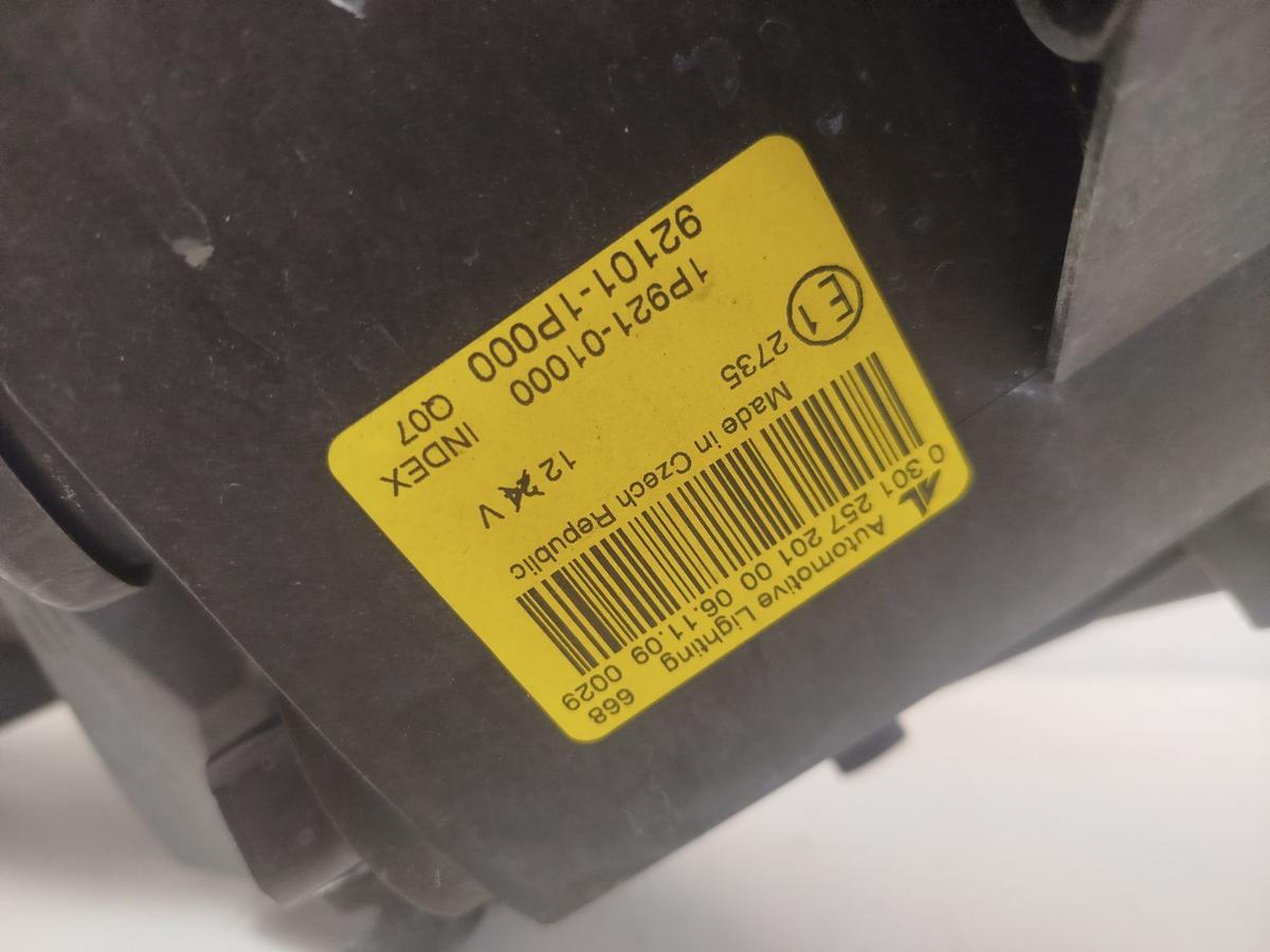 Kia Venga YN Scheinwerfer vorn links Hauptscheinwerfer Halogen Tr&uuml;b OEM