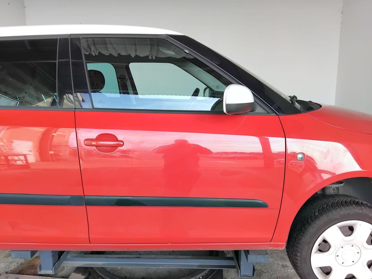 Skoda Fabia 2 5J Tür vorn rechts Beifahrertür corridarot 8151 BJ2009