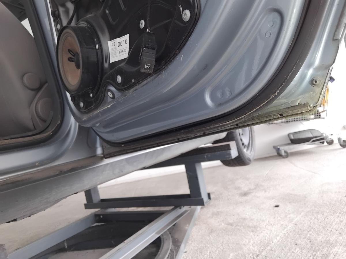 VW Passat 3C Variant T&uuml;r hinten rechts LB5M arcticbluesilver Kombi BJ2007