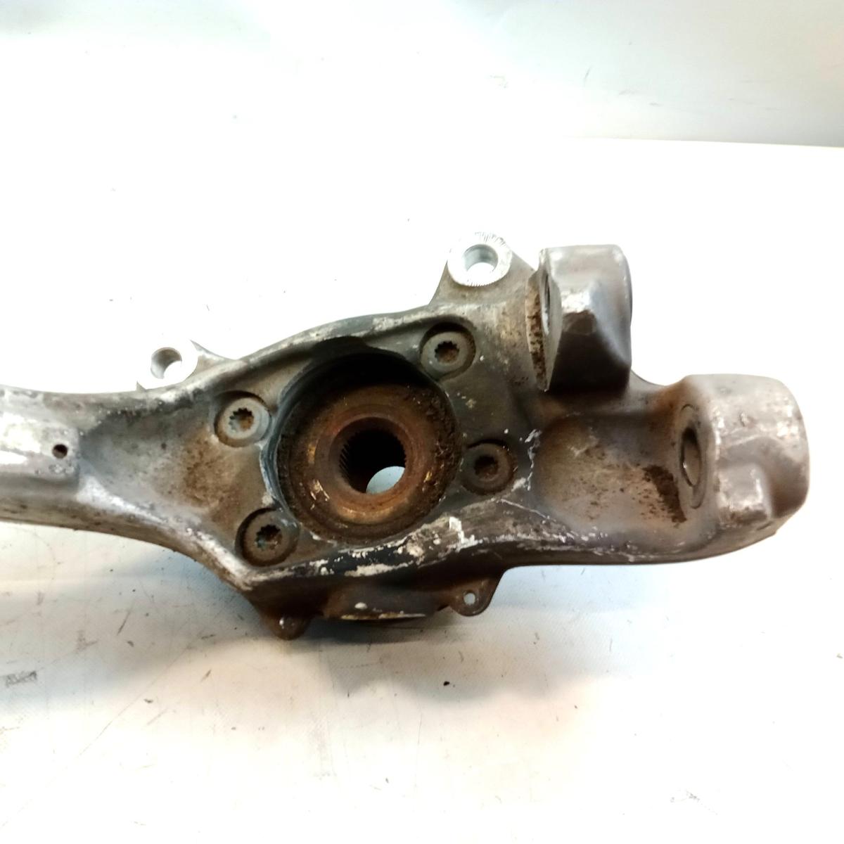 Audi A4 8E B6 Achsschenkel Radlagergeh&auml;use Vorderachse rechts Bj.2002
