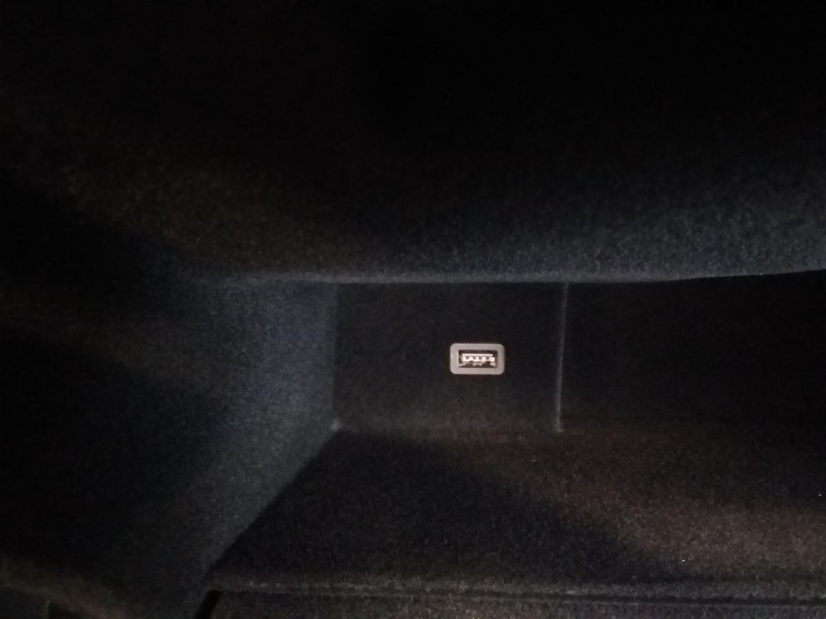 Tesla Model S Facelift original Handschuhfach schwarz Bj.2023