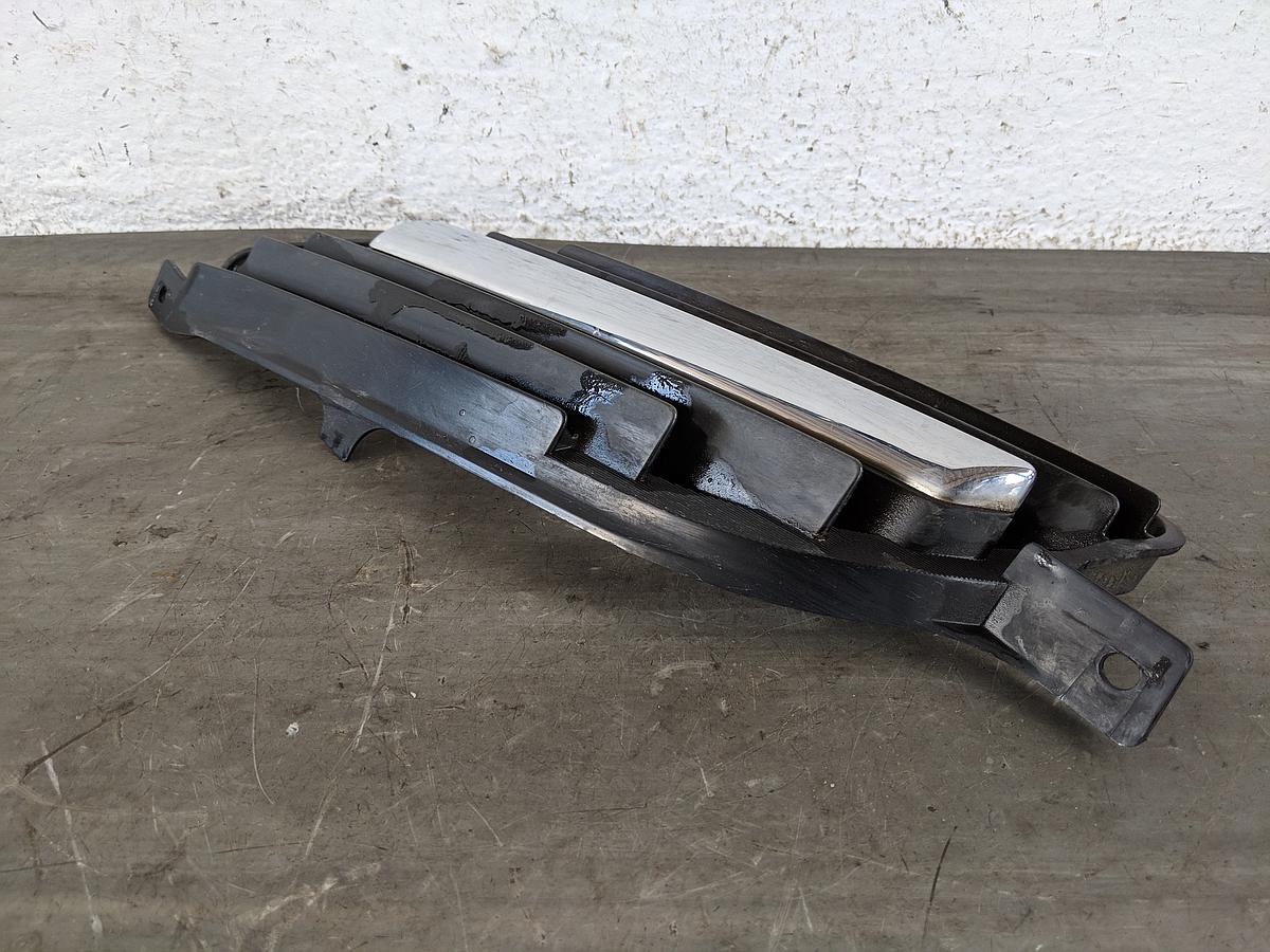 Nissan Almera Tino 03-06 Grill Kühlergrill Gitter vorn links 62332BU000