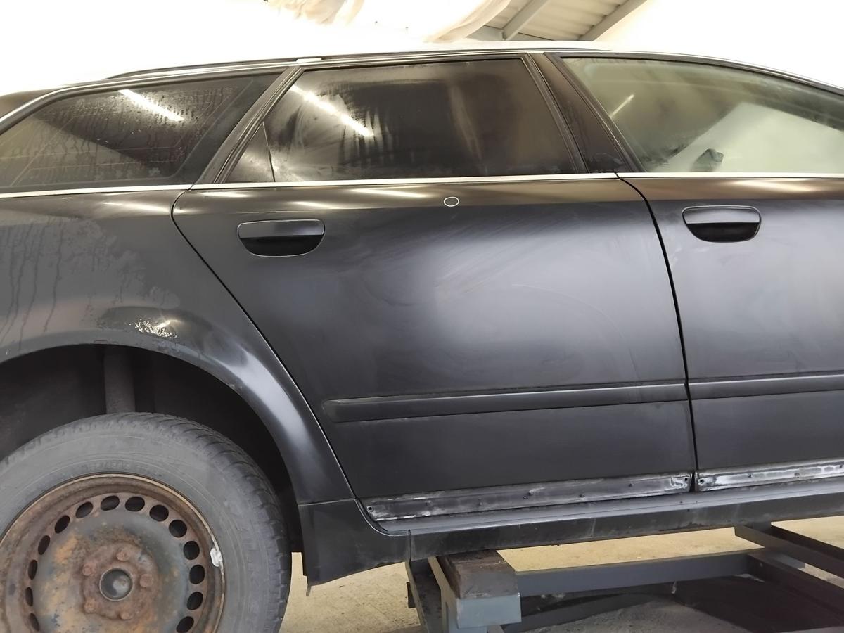 Audi A4 8E B6 Avant Tür hinten rechts LZ9W ebonyschwarzmetallic BJ2004 Kombi