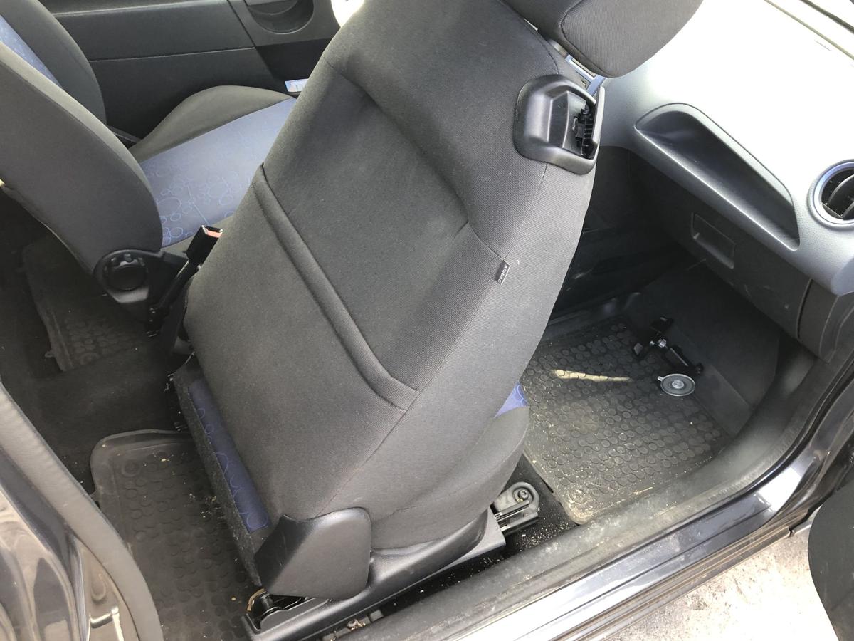 Ford Fiesta JD JH MK6 Sitz vorn rechts Beifahrersitz 3 t&uuml;rer Stoffsitz Autositz