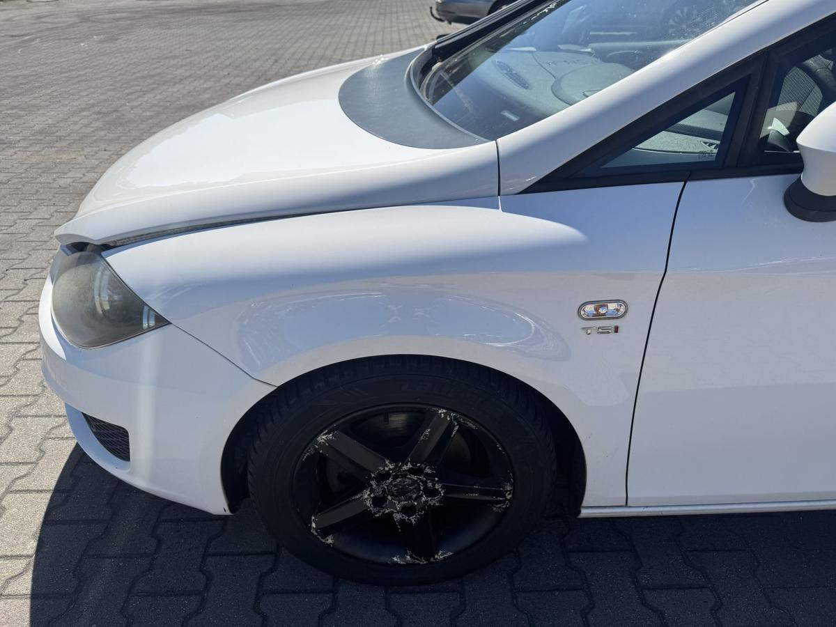 Seat Leon 1P original Kotfl&uuml;gel vorn links LB9A Candyweiss Bj.2010