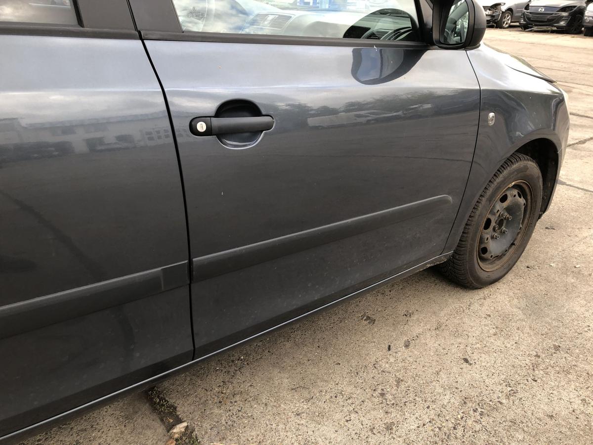 Skoda Fabia 5J T&uuml;r vorn rechts Beifahrert&uuml;r im Rohbau LF8J Antracit Grey