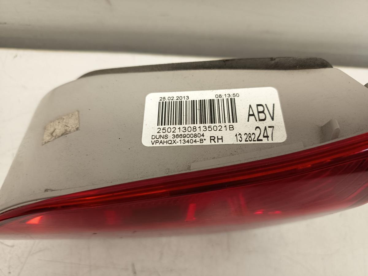 Opel Astra J Sports Tourer original R&uuml;ckleuchte rechts innen Heck Licht Bj 2013