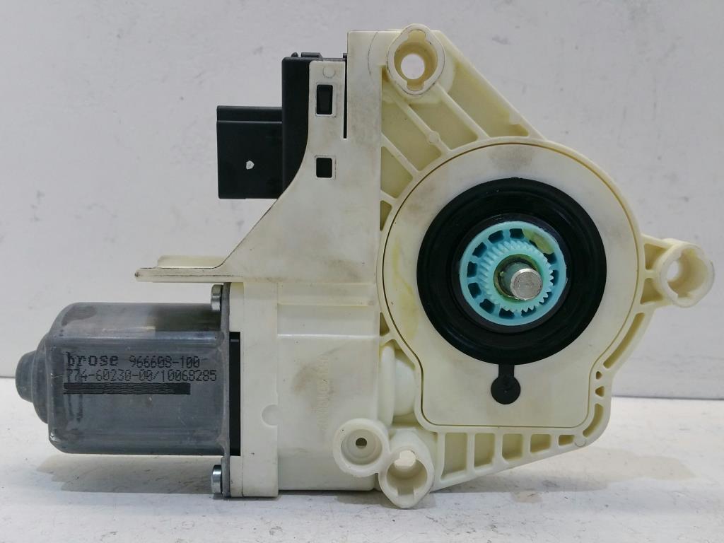 Audi A4 8K B8 Bj.08 Fensterhebermotor hinten links 8K0959811