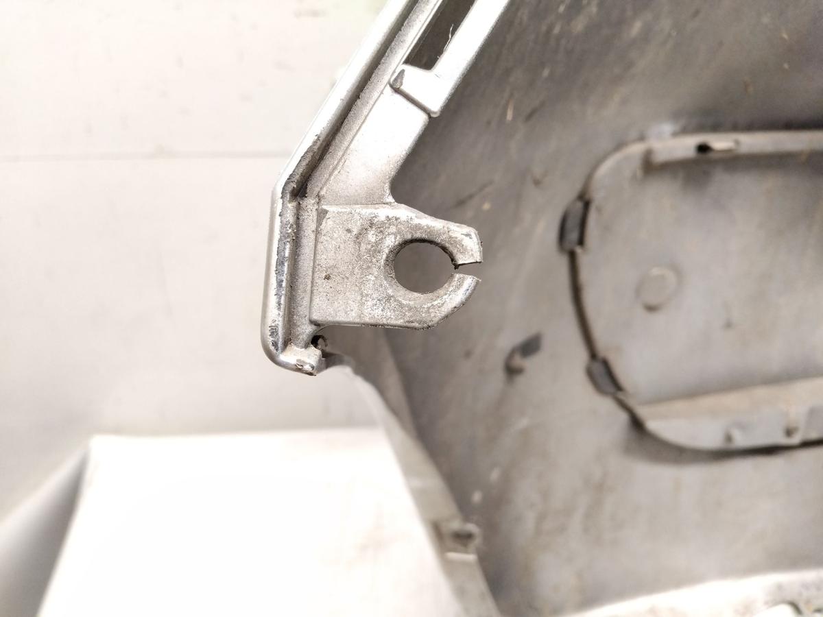 Mitsubishi Colt Z30 original Sto&szlig;f&auml;nger Sto&szlig;stange hinten 3t&uuml;rig BJ2007 silber
