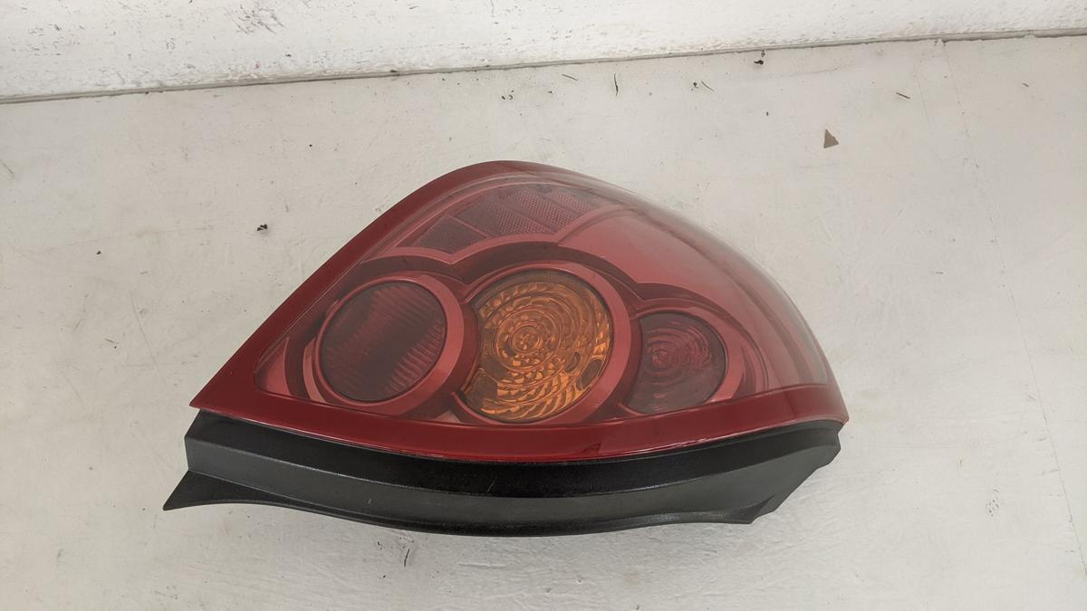 Rückleuchte Schlussleuchte Rücklicht Lampe hinten links Nissan Almera N16 ab 02