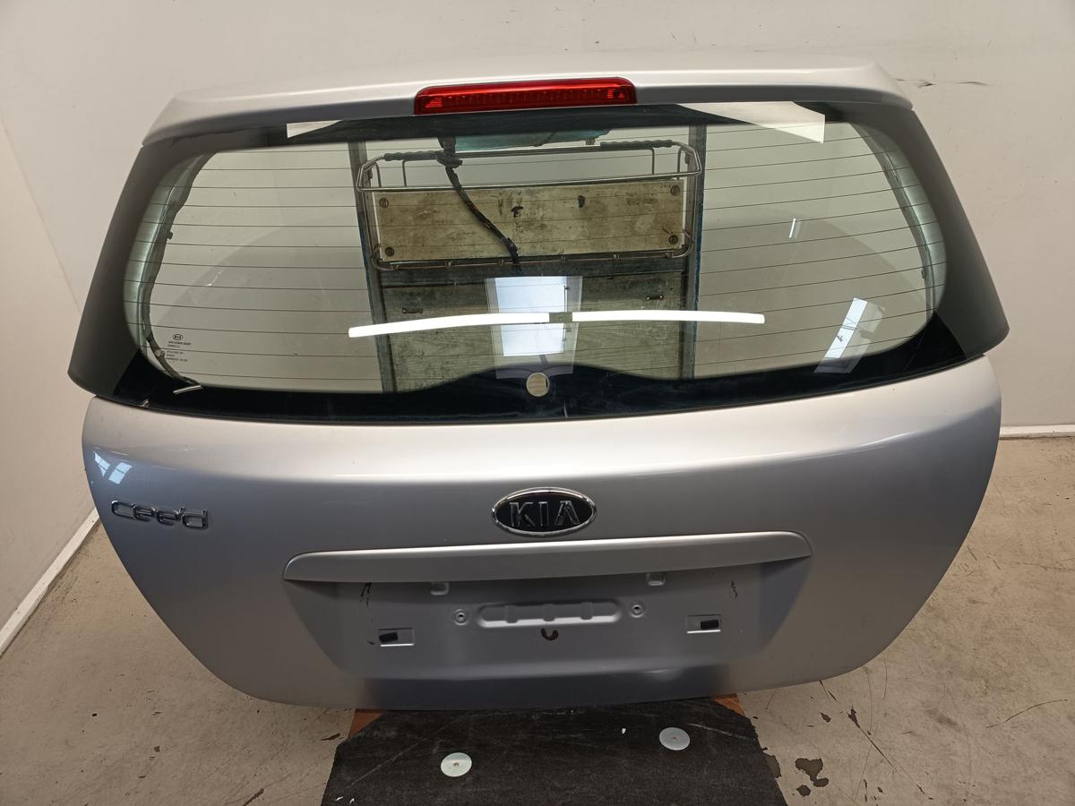 Kia cee&acute;d ED original Heckklappe mit Scheibe (Roh) 9S Kirunasilber Bj 2009