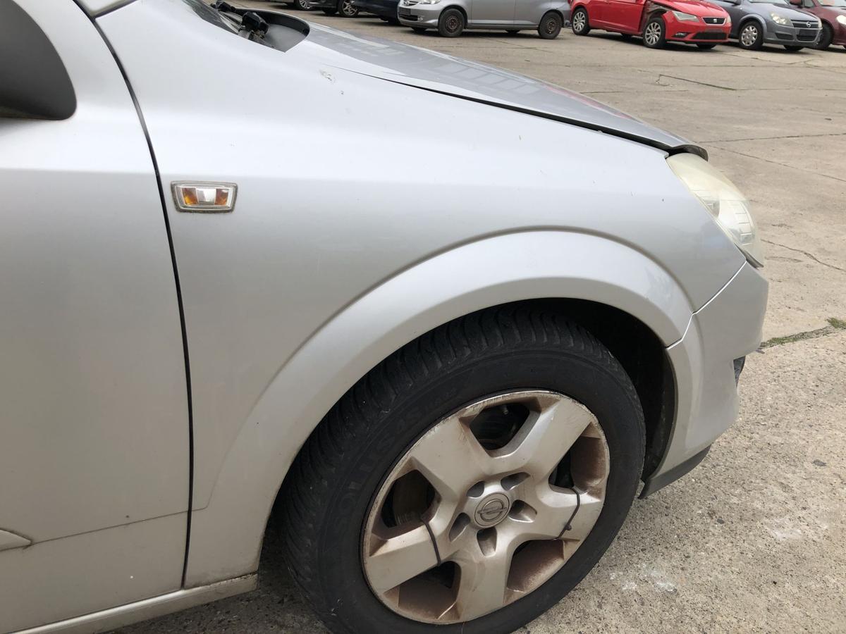 Opel Astra H Caravan Kotfl&uuml;gel vorn rechts Beifahrer Seitenwand 2AU Starsilber