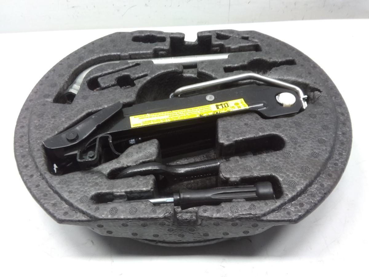 VW Golf 6 original Wagenheber Abschlepp&ouml;se Schaumstoffbox 1K0011031L BJ2009