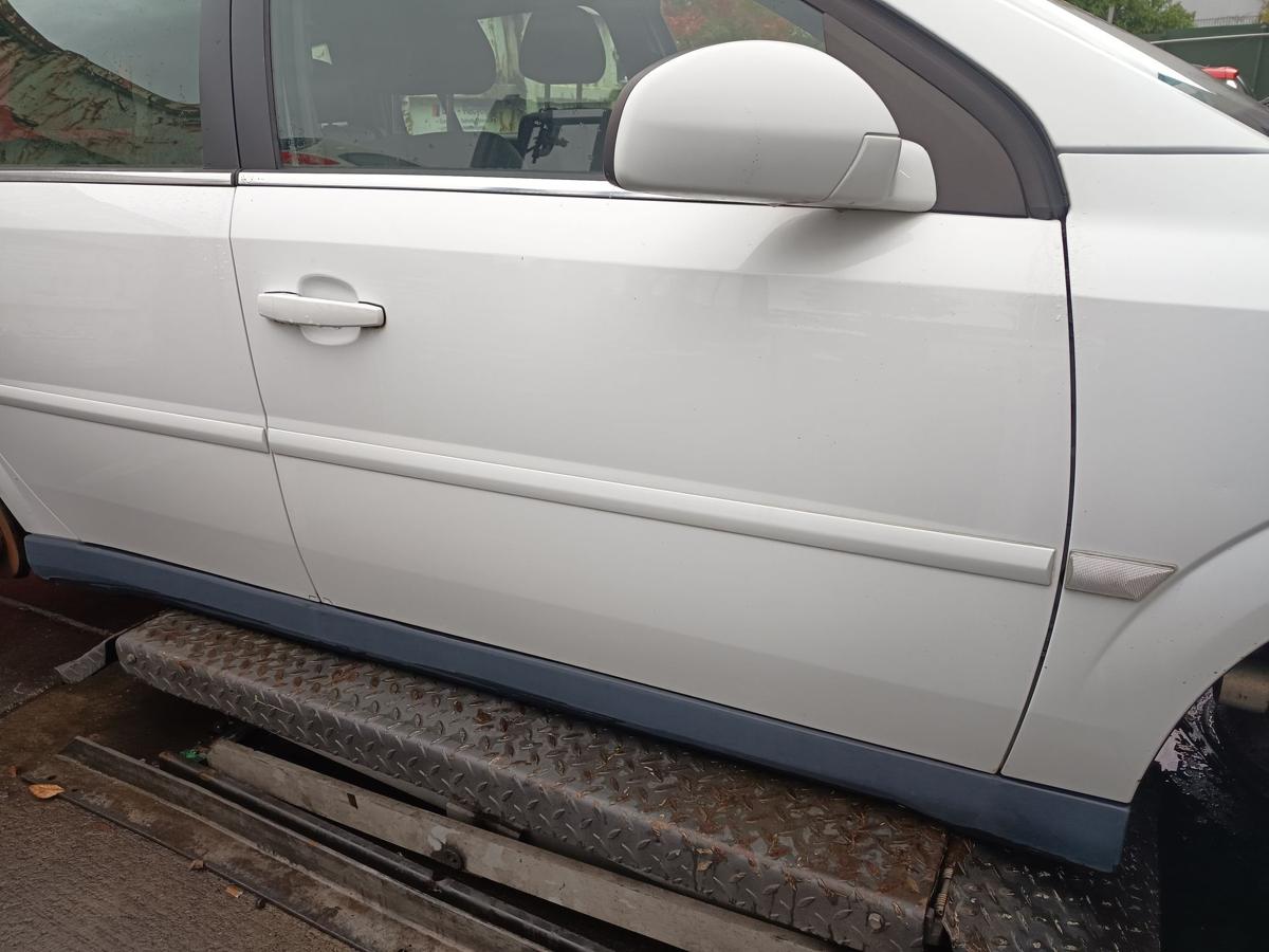 Opel Vectra C Caravan orig Tür vorn rechts Beifahrertür Z474 weiß Bj 2008
