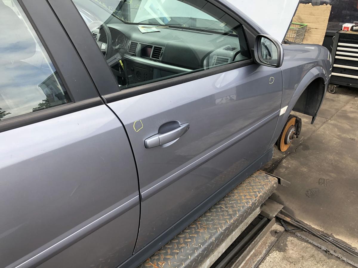 Opel Vectra C original Tür vorn rechts Beifahrer Z163 Lichtsilber Bj 2004