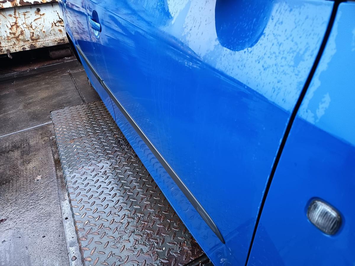 Skoda Fabia II 5J original T&uuml;r vorn rechts Beifahrer F5K Dynamic Blue Bj 2008