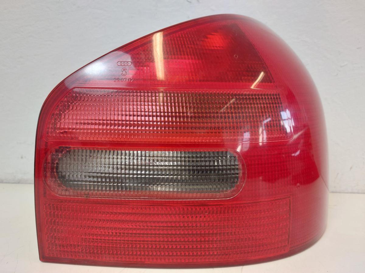 Audi A3 8L R&uuml;ckleuchte Schlussleuchte hinten rechts OE 3 T&uuml;rer bis Bj 2000