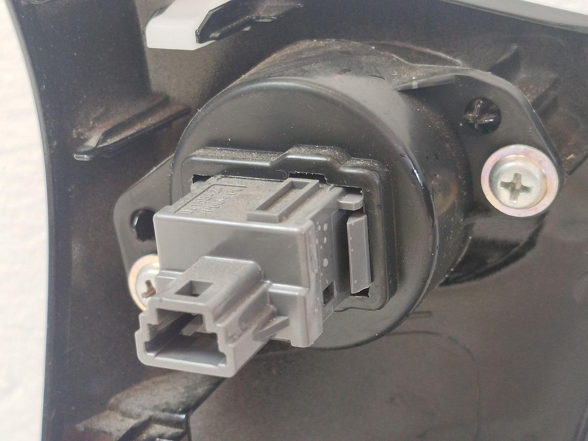 Citroen C1 Typ PS Blende Radio Verkleidung Mittelkonsole glanzschwarz OEM