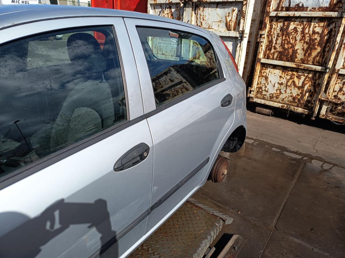 Fiat Grande Punto 199 original T&uuml;r hinten links Fond 589/A Jungle grey Bj 2009