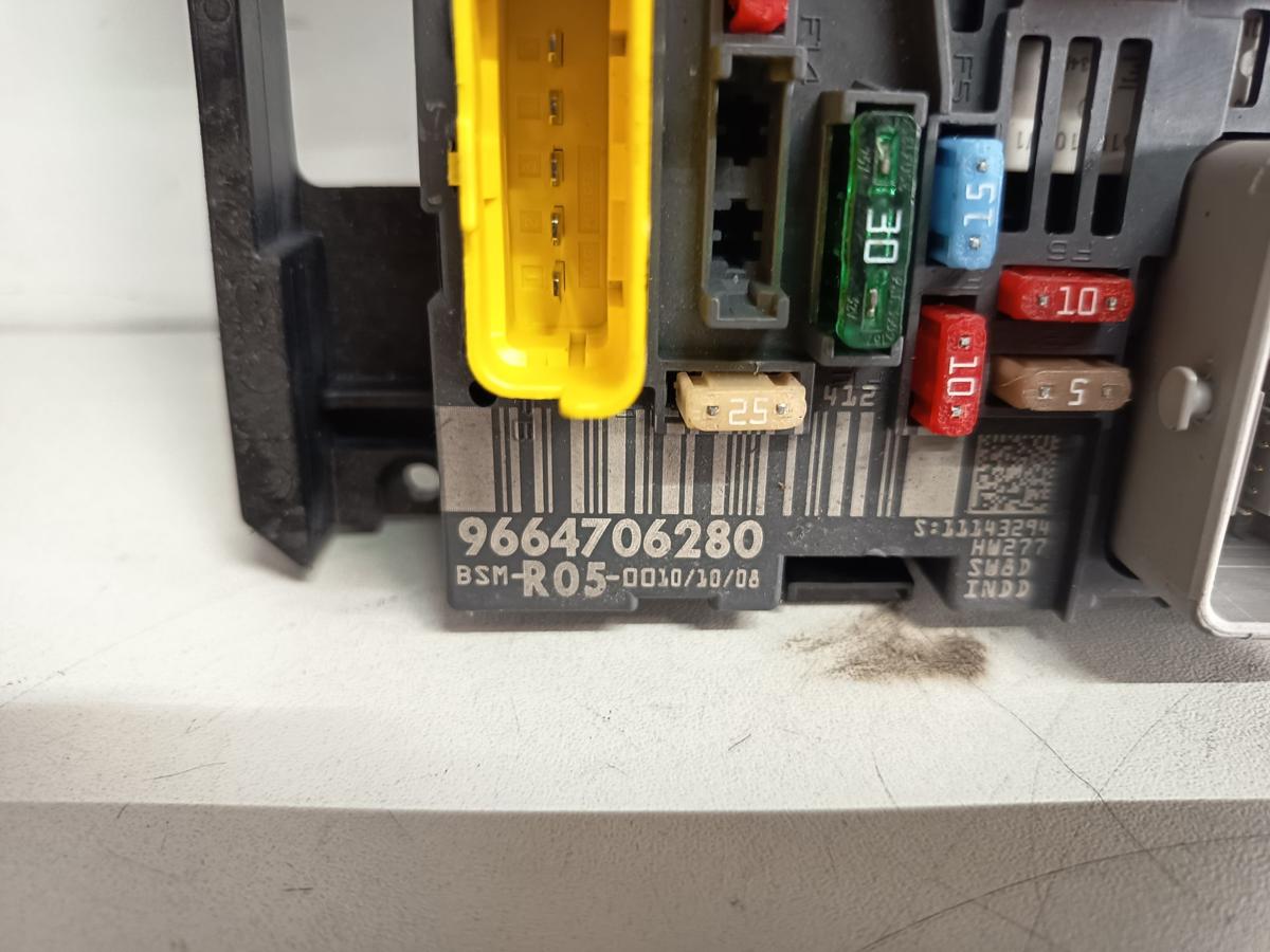 Citroen C4 original Steuergerät Bordnetz BSM Motorraum 9664706280 Bj 2008