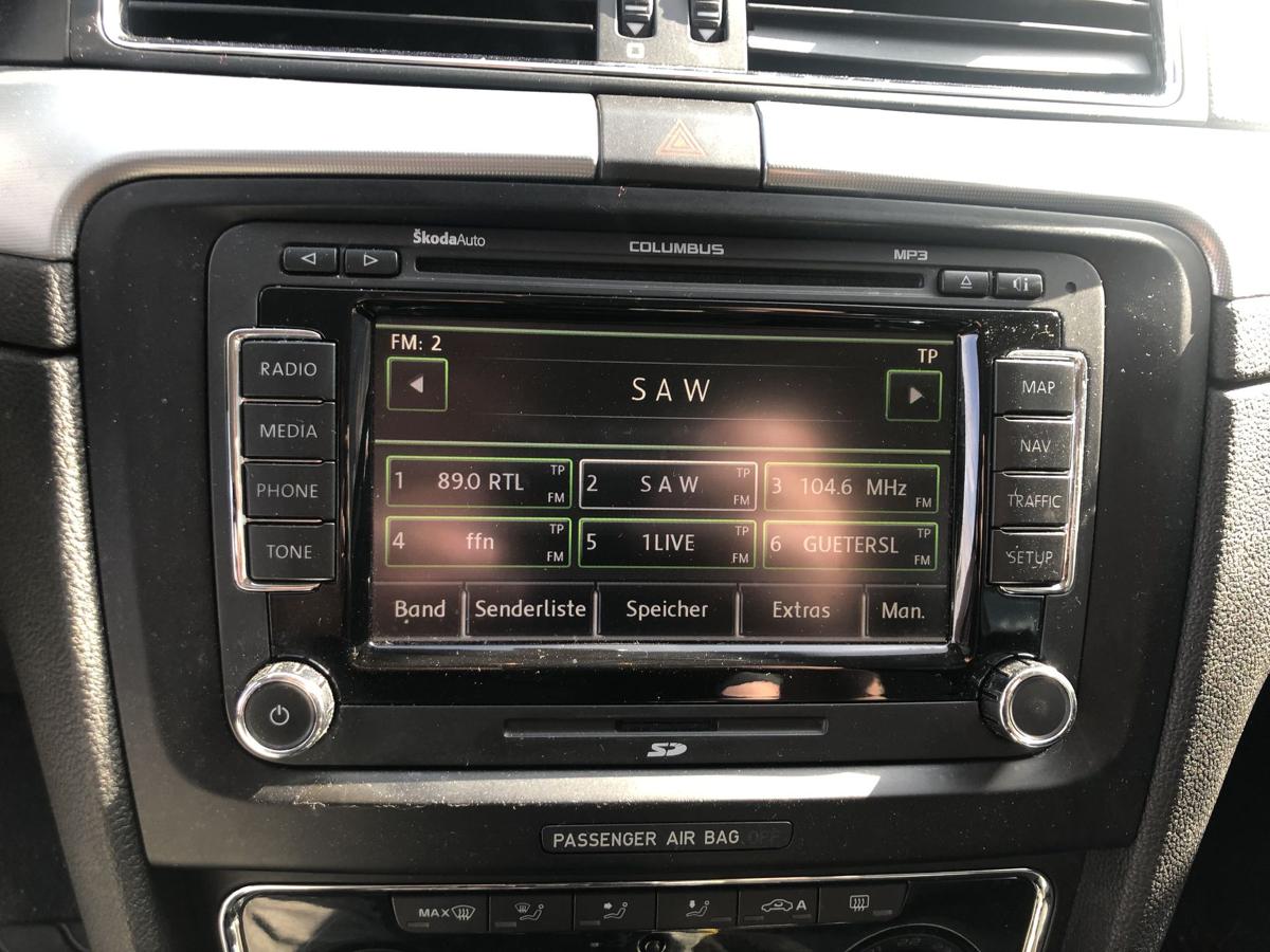 Skoda Superb 2 Typ 3T Radio Navigationssystem Coloumbus Autoradio Navi OEM
